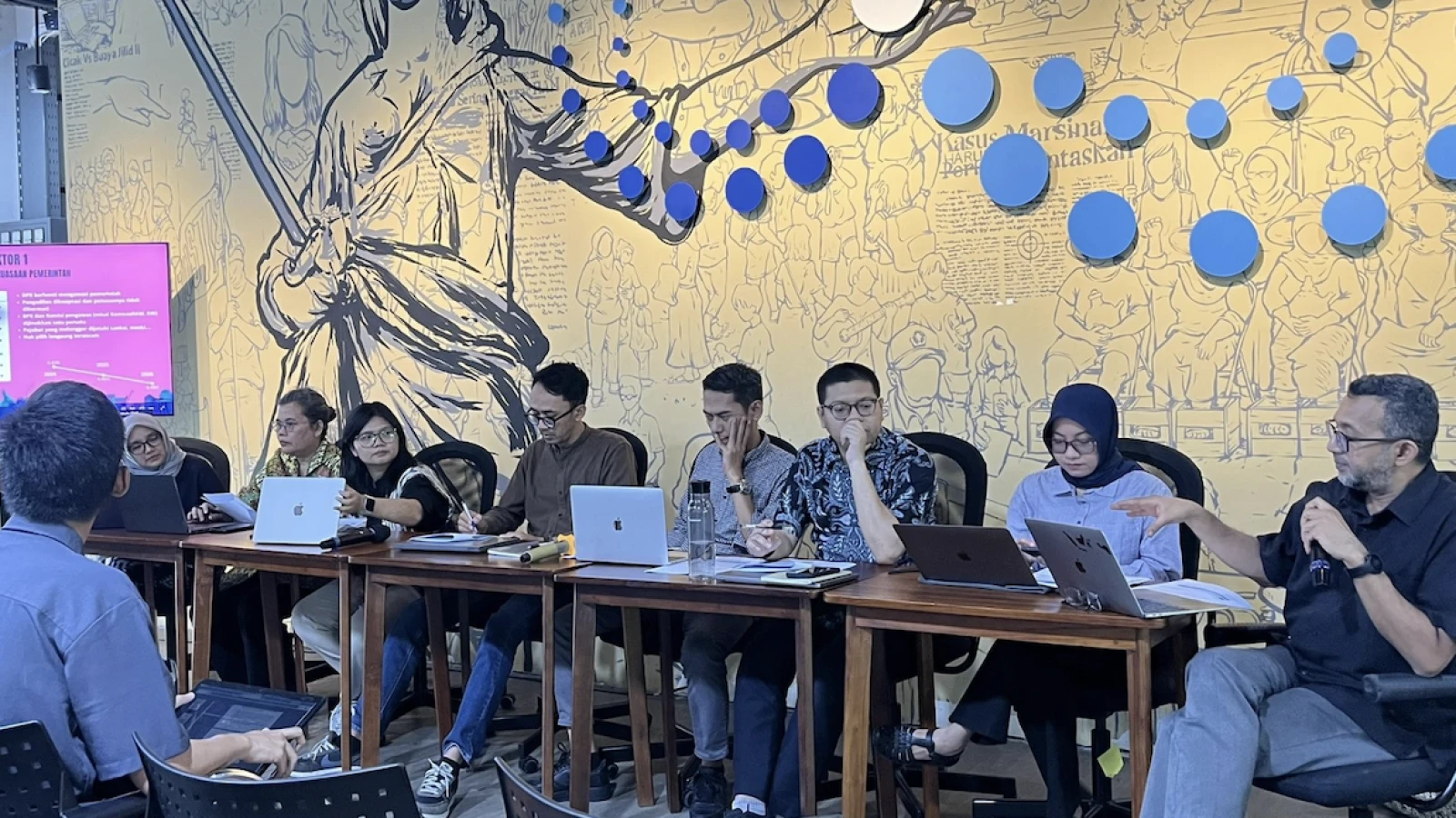 Negara Hukum: Fatamorgana yang Semakin Digilas Kuasa