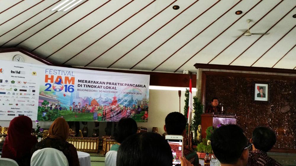 Pendekatan EKOSOB untuk Pemulihan Korban Masa Lalu, Diskusi dalam Festival HAM 2016