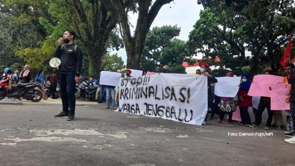 Menolak Kriminalisasi Masyarakat Desa Jenggalu atas Penguasaan Tanah tak Berdasar oleh Perusahaan 