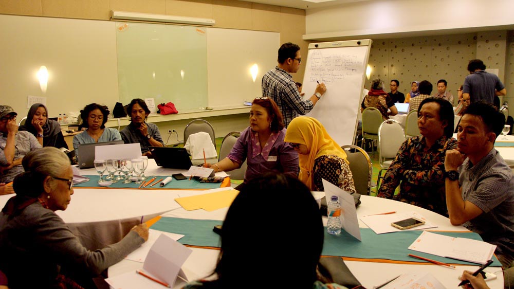 Memperkenalkan Tri-Konsep Hak-hak Ekonomi, Sosial dan Budaya Bagi Korban Diskriminasi Sistemik di Indonesia