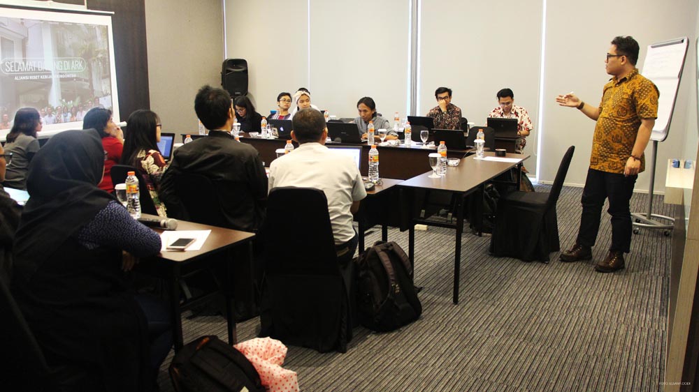 Diskusi Terfokus Menentukan Standar Operasional Prosedur Situs Web ARK